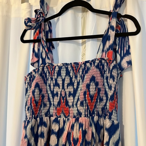 Crown & Ivy M smocked tiered maxi dress Blue Ikat. - Picture 2 of 6